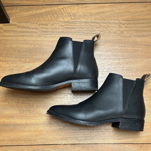 Nisolo Eva Everyday Chelsea Boot - Picture 2 of 6